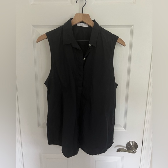 Everlane | The Poplin Sleeveless Button-Up Shirt - Picture 8 of 9